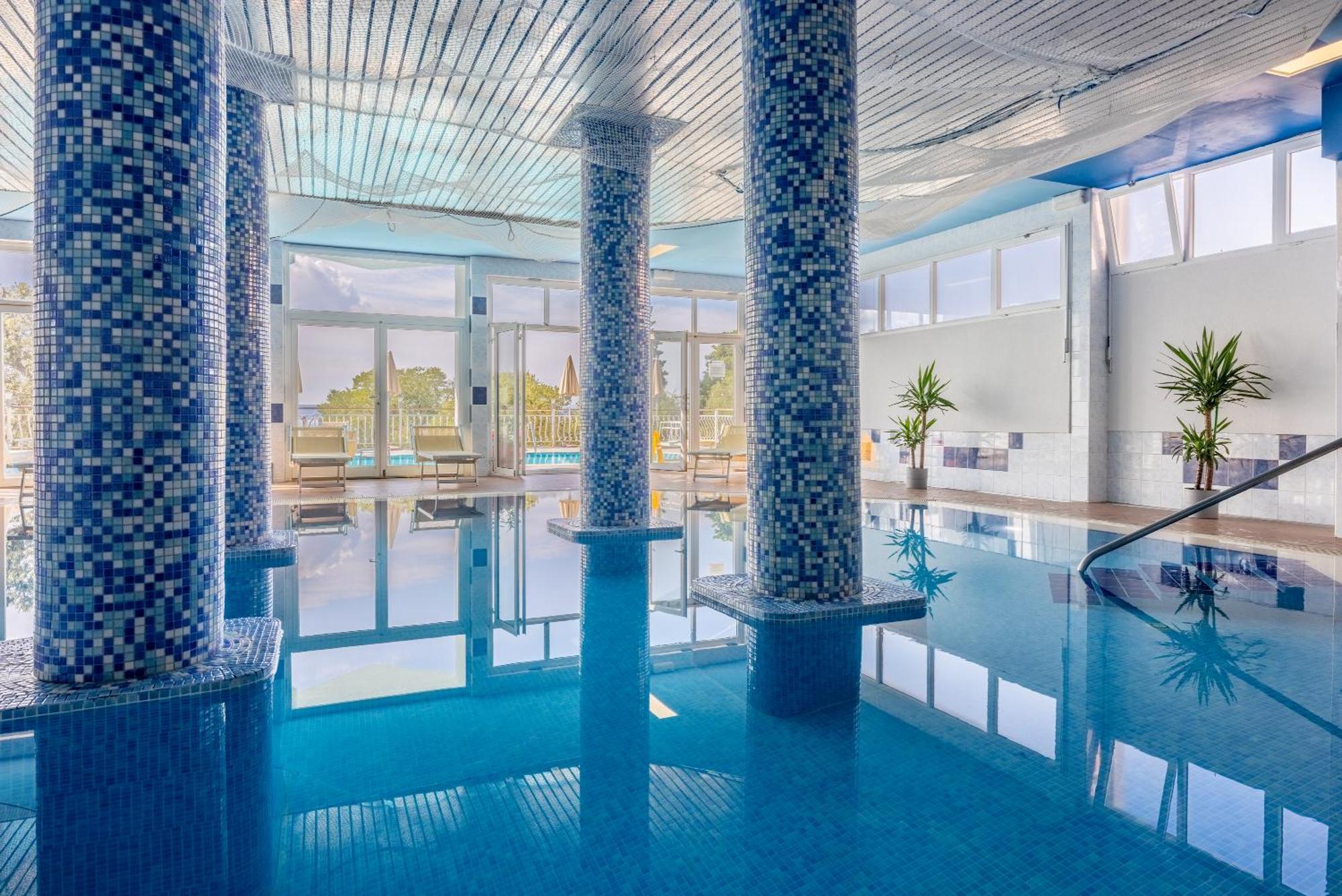 Mediteran Maradiso Hotel By Aminess Crikvenica Exterior foto
